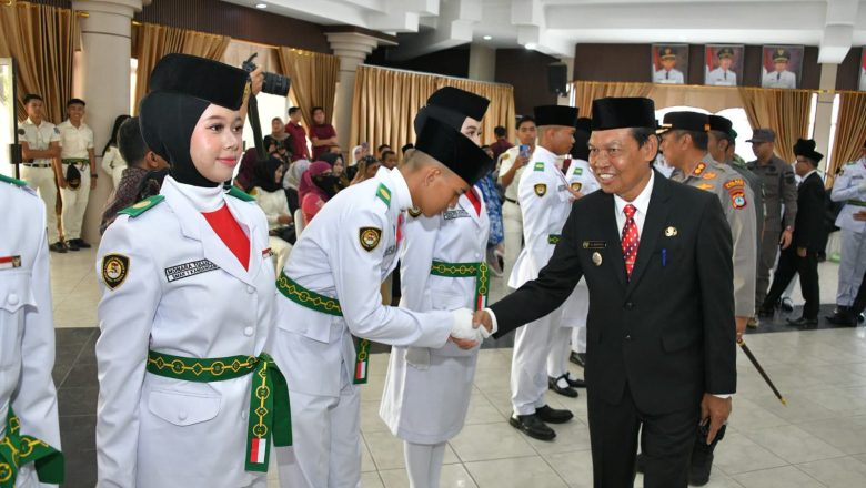 Wabup HSS Kukuhkan Paskibraka 2026, Tugas Kibarkan Merah Putih Disebut sebagai Amanah dan Kehormatan