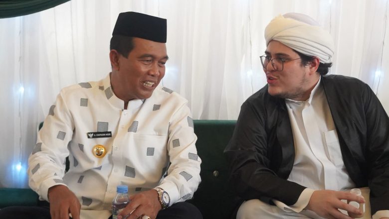 Bupati HSS Hadiri Maulid Ummul Hajun, Habib Salim Ajak Jamaah Teladani Akhlak Rasulullah