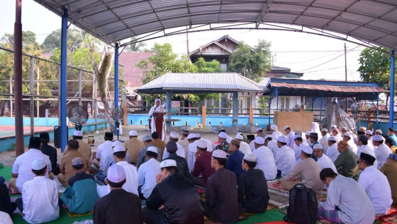 Sholat Istisqa Digelar di Daha Utara, Warga Berharap Hujan Segera Turun