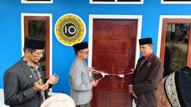 Wujud Syukur HUT RI ke-81, DPD Thoriqoh Shiddiqiyyah Lamandau Serahkan Rumah Layak Huni Ketiga