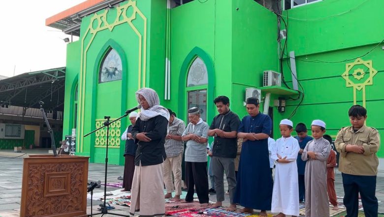 Kabut Asap Selimuti Banjarmasin, SD Alam Aisyiyah Banua Anyar Gelar Salat Istisqa