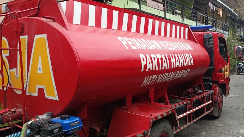 Hanura Banjarmasin Salurkan Air Bersih untuk Warga Jalan Irian 1, Tampung Aspirasi Masyarakat