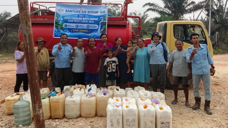 Kemarau Panjang, Warga Menthobi Raya Kesulitan Air Bersih, Perusahaan Salurkan Bantuan