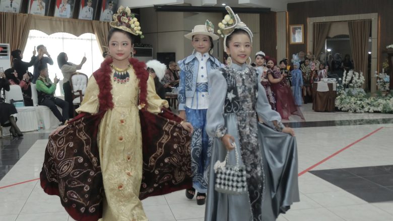 Kandangan Ethnic Sasirangan Fashion Show, Dorong Pelestarian Budaya dan Pengembangan UMKM