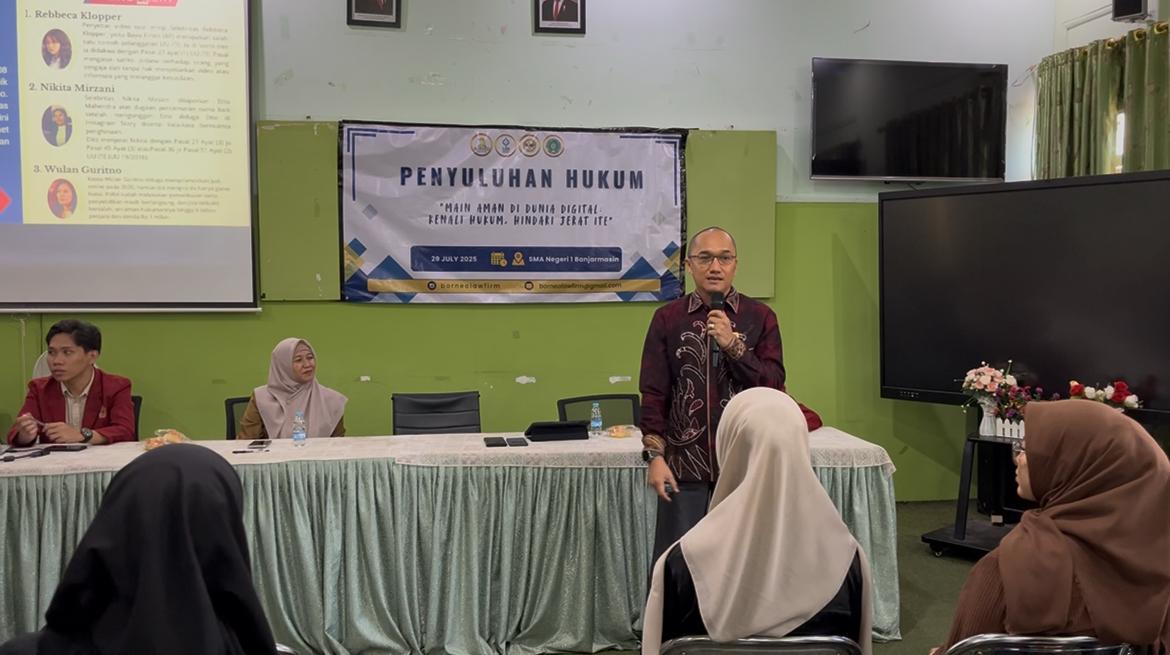 Borneo Law Firm Gandeng Mahasiswa Edukasi Pelajar SMAN 1 Banjarmasin Soal UU ITE